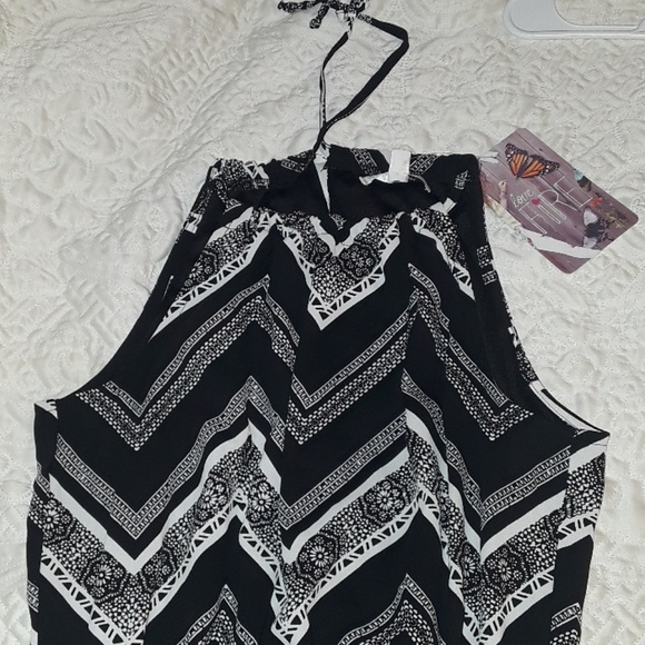 Black and White Dress - Picture 2 of 4